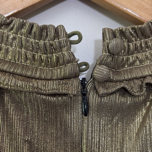 AQUA Metallic Lamé Mini Dress Sleeveless Smocked Ruffle Size Small - Picture 7 of 14